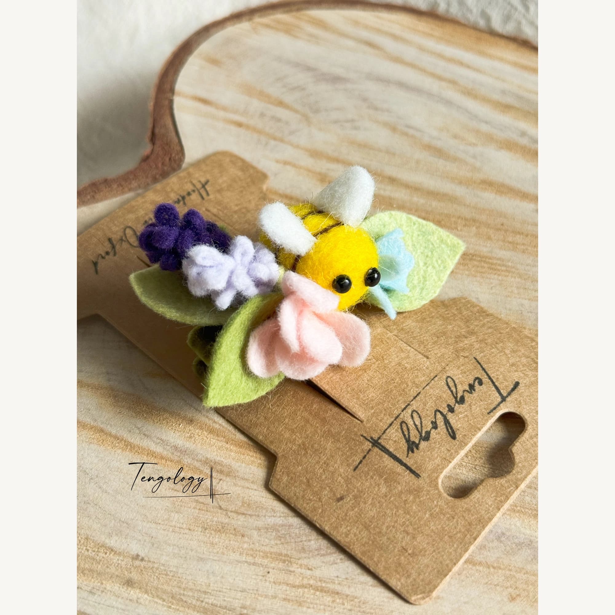 Bee Garden Hair Clip — product detail