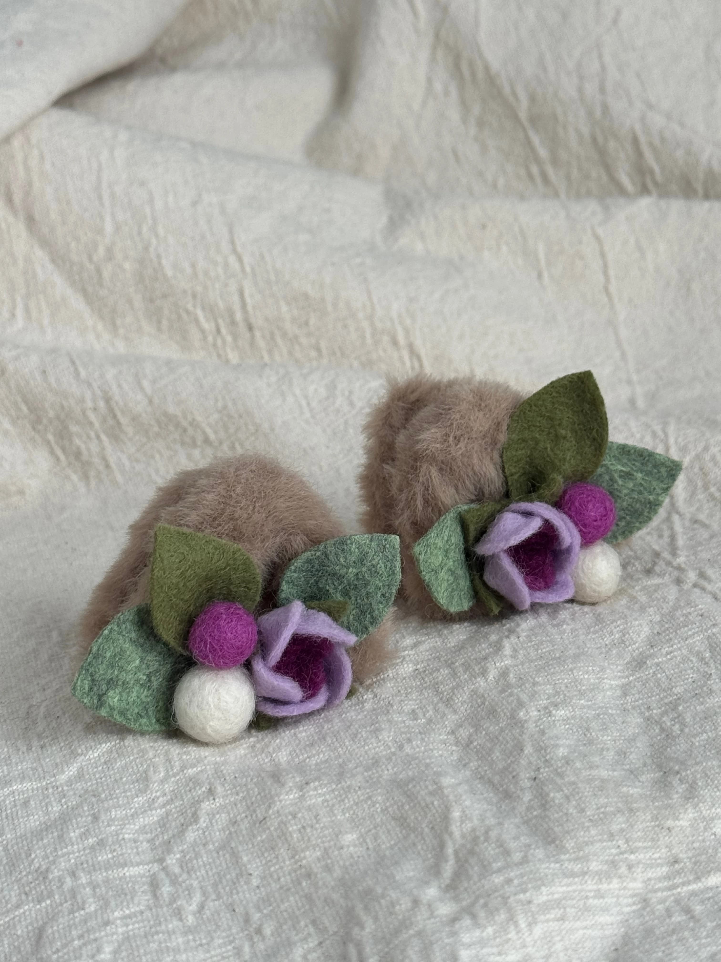 Taupe and purple rose cat-ear clips on linen