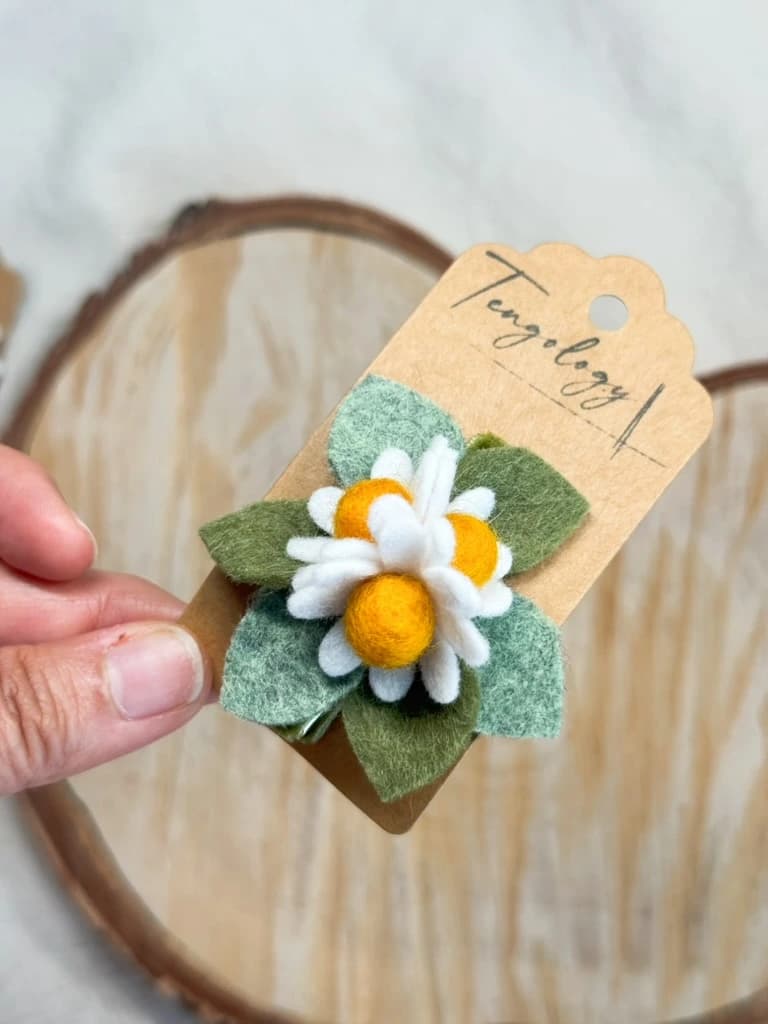 Three Daisy Cluster — front