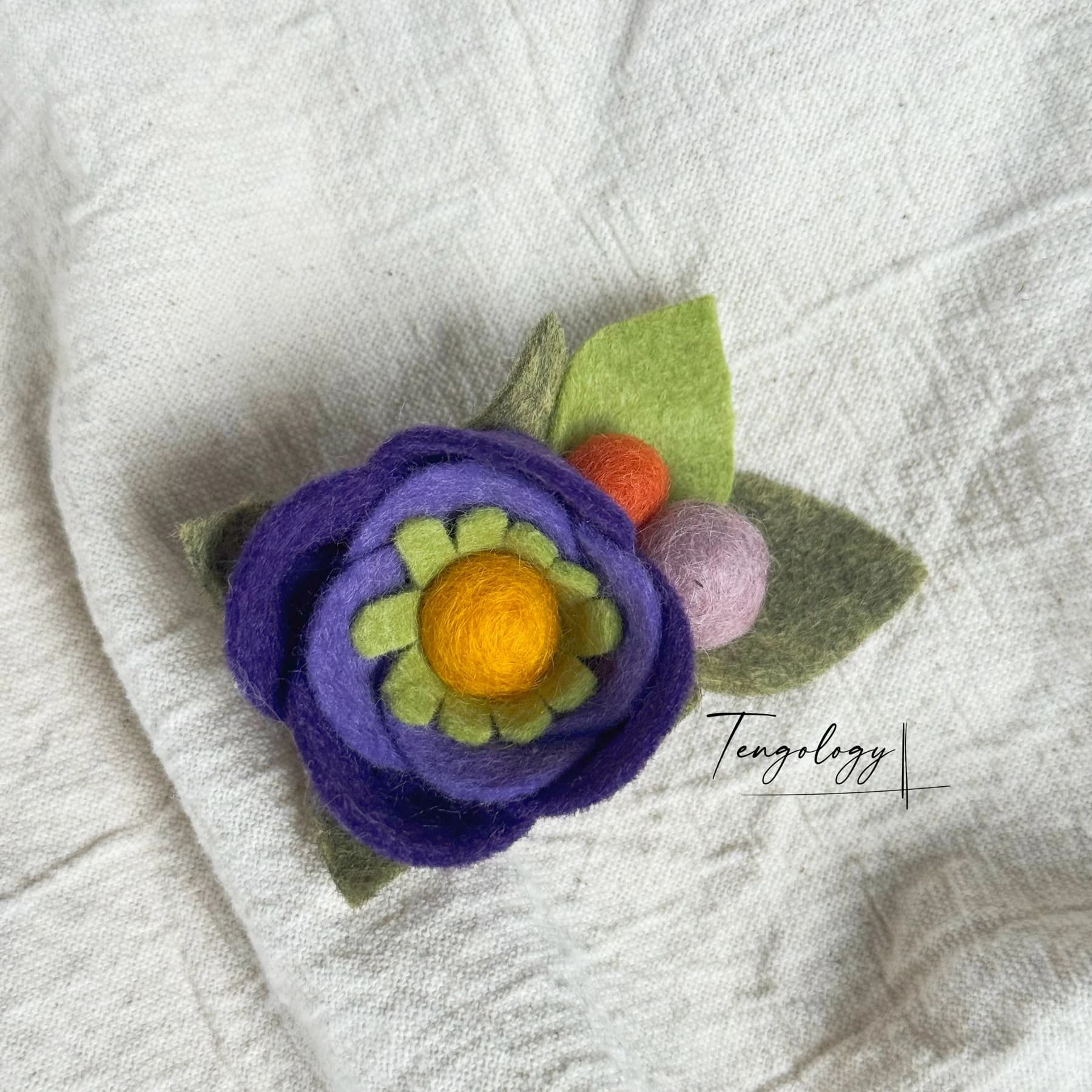 Layered felt flower brooch — Purple, front