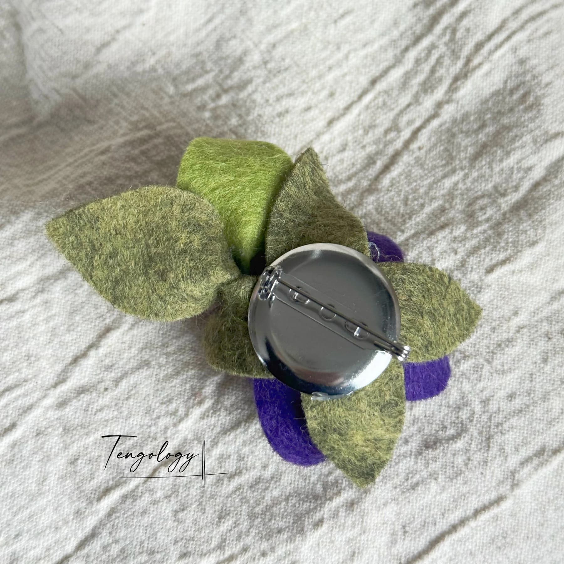 Layered felt flower brooch — Purple, pin back