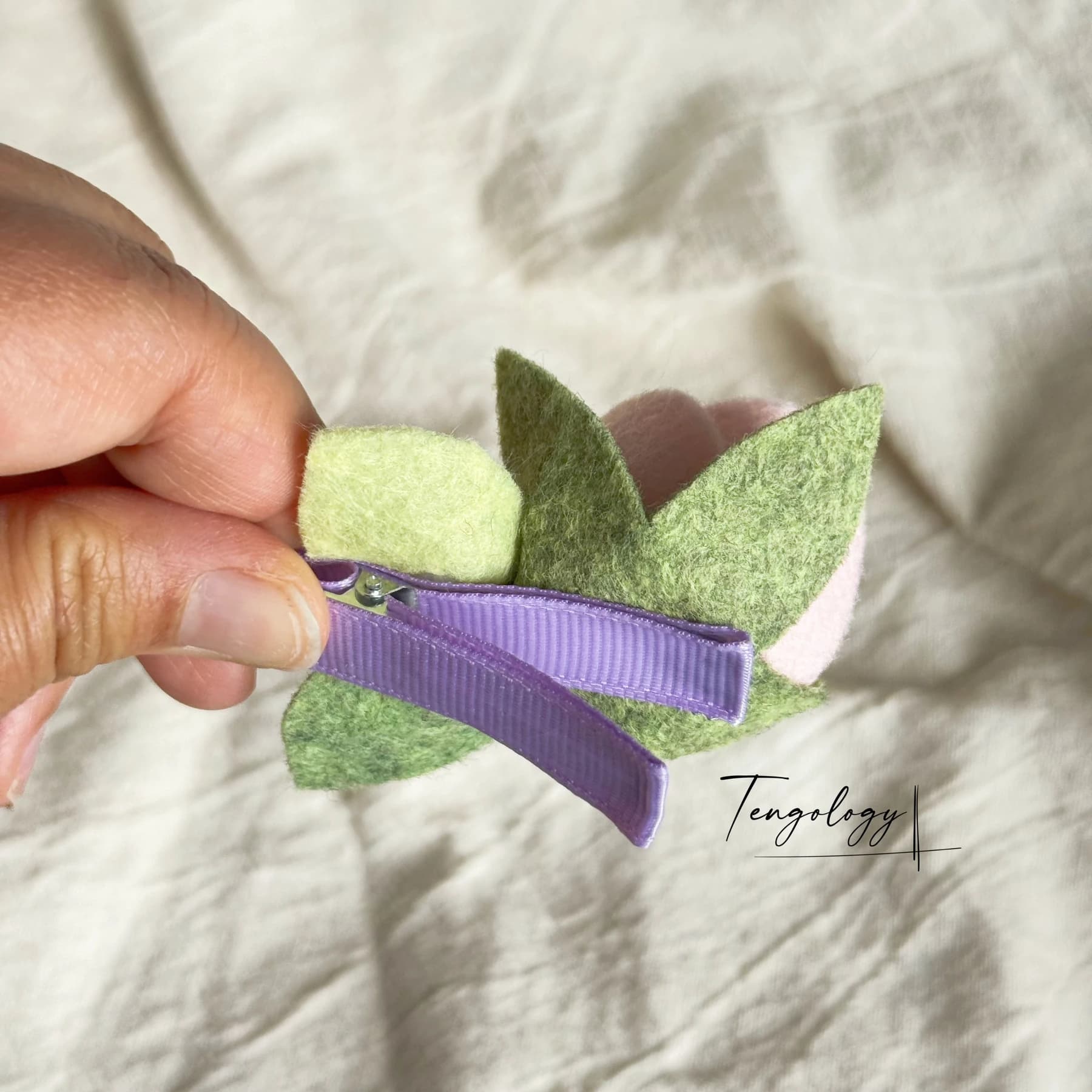 Layered felt flower hair clip — Soft pink / mint, alligator clip back