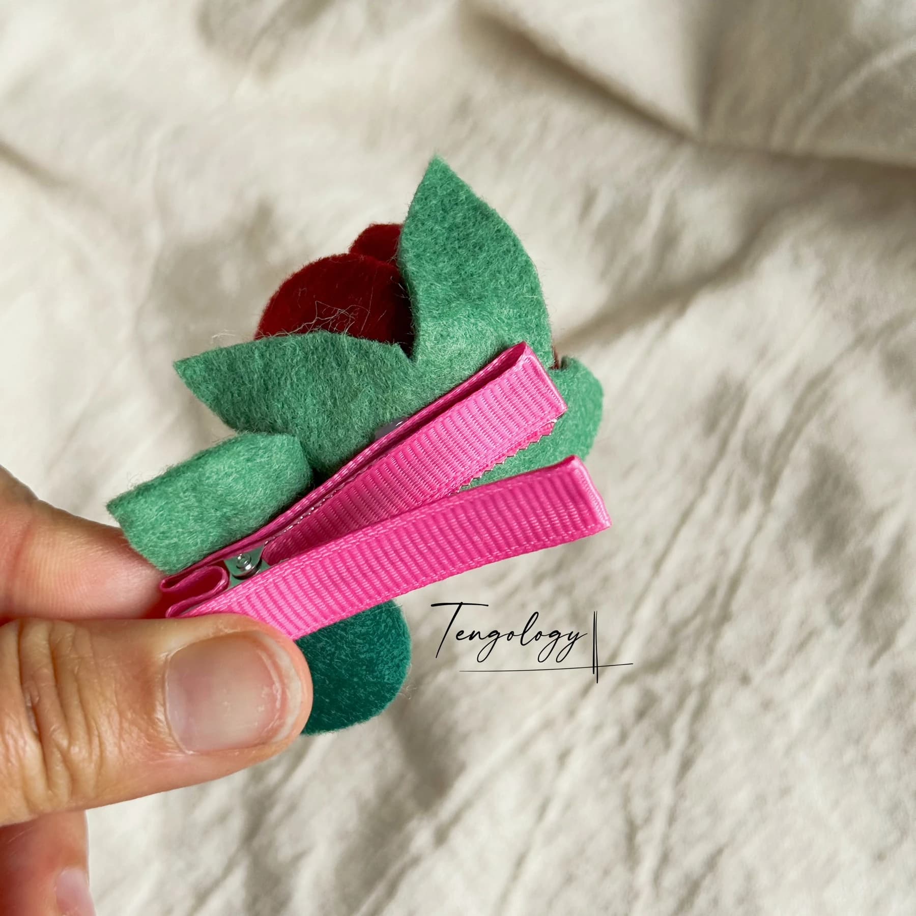Layered felt flower hair clip — Burgundy / blue centre, alligator clip back