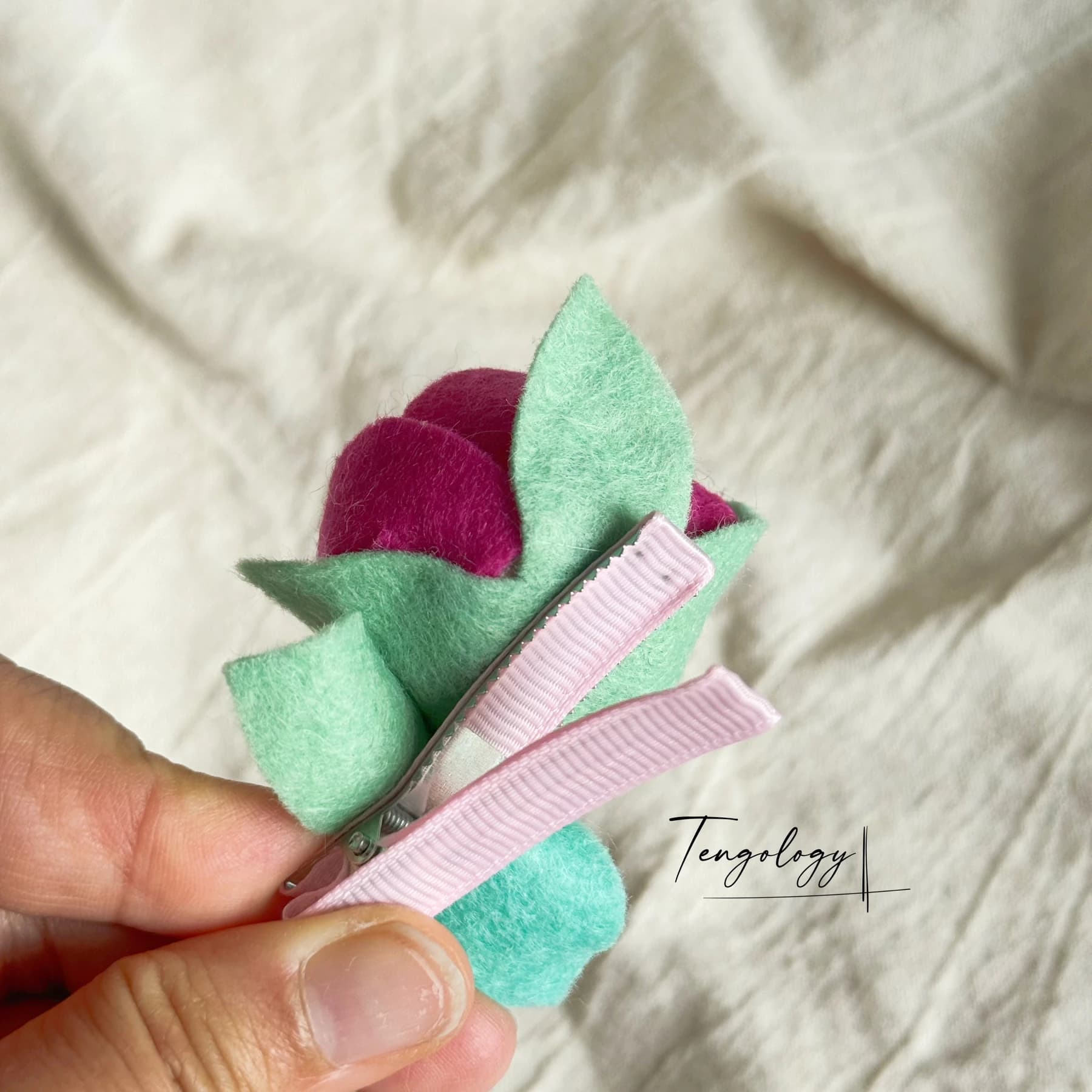 Layered felt flower hair clip — Pink / purple centre, alligator clip back