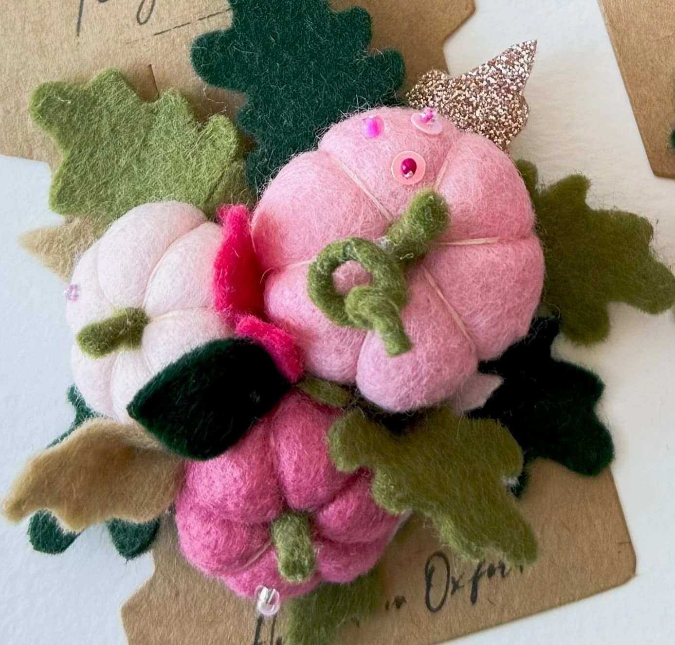 Pumpkin Cluster Felt Brooch — Pink