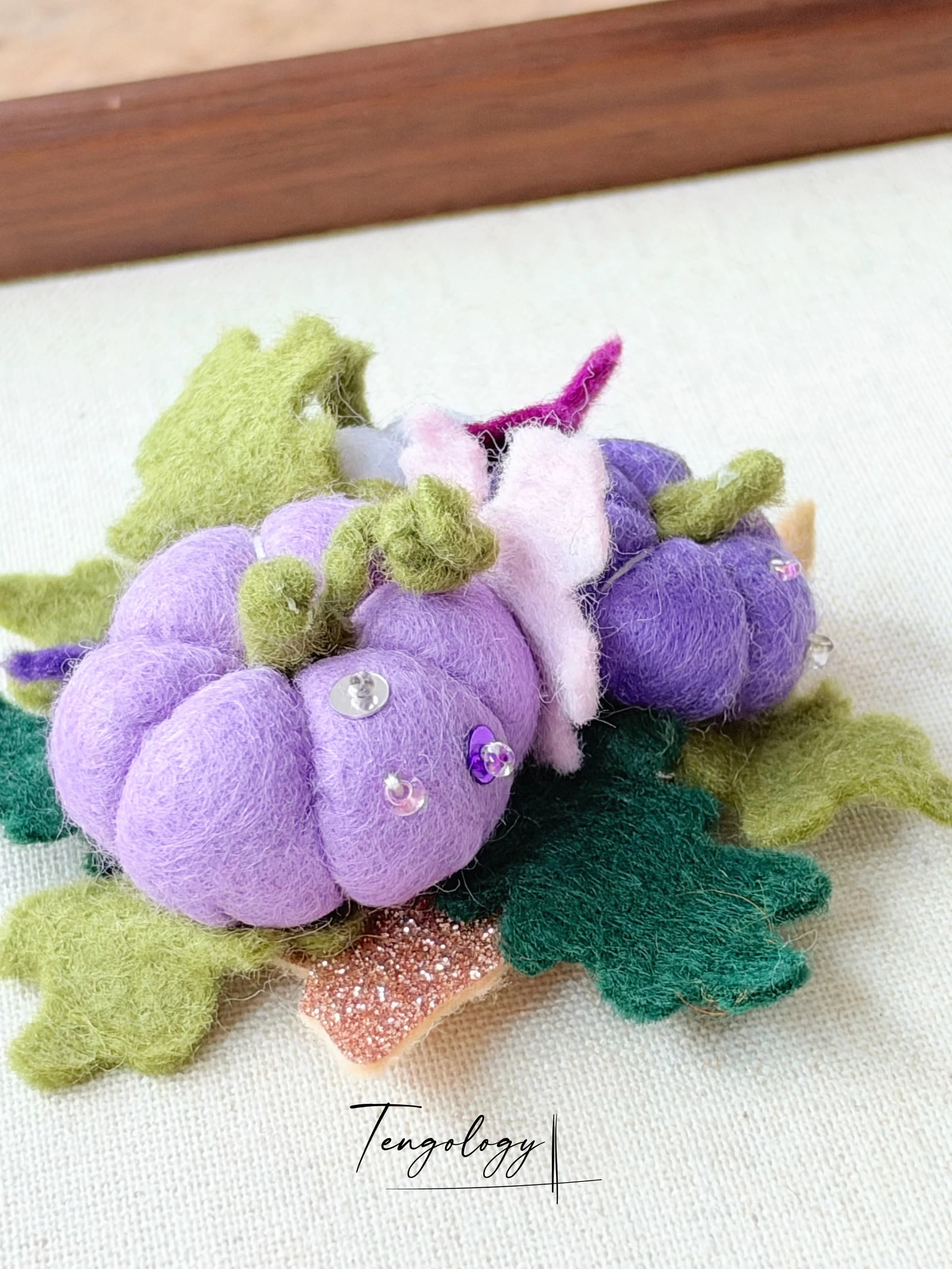 Pumpkin Cluster Brooch — Purple