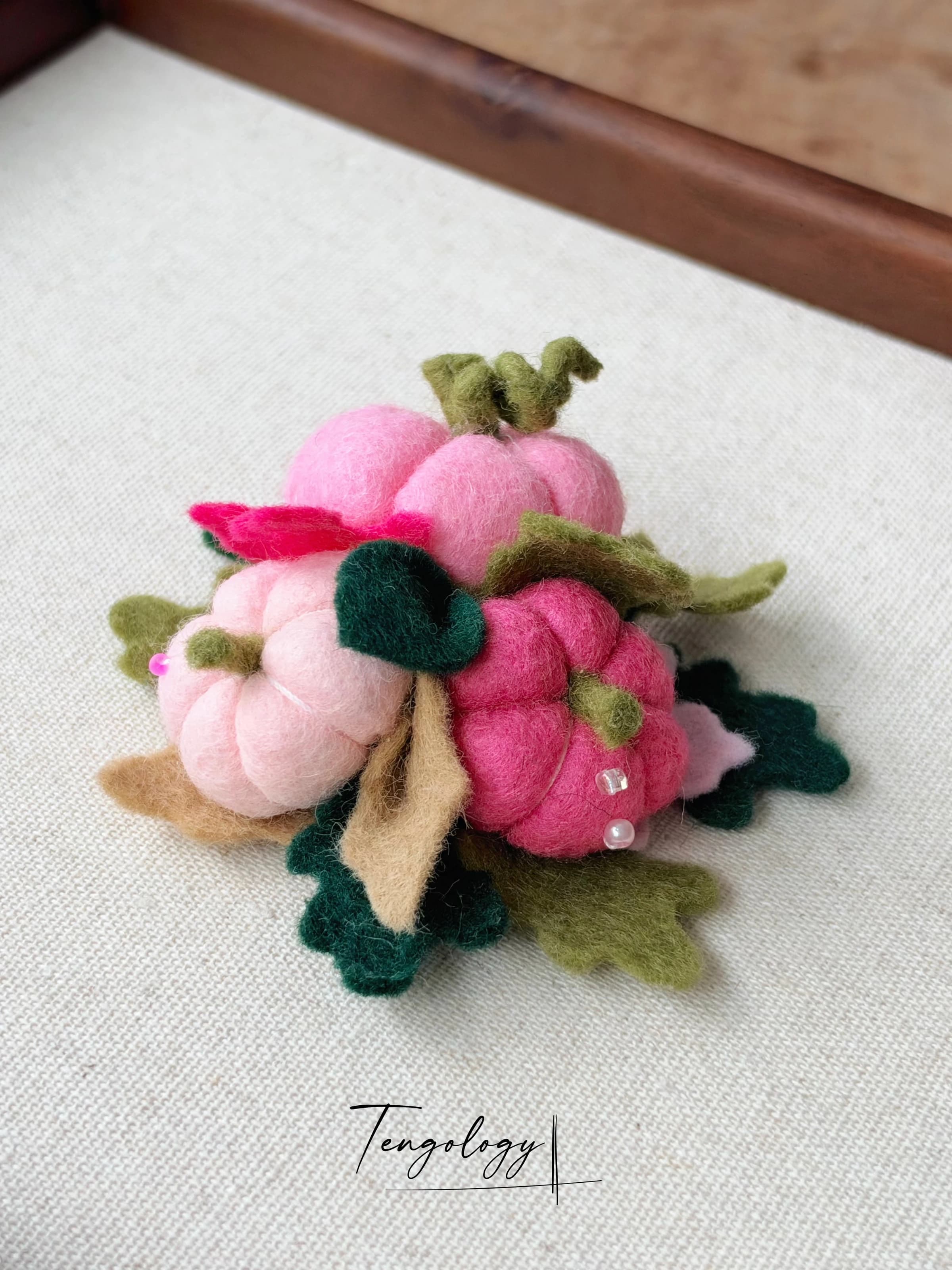 Pumpkin Cluster Brooch — Pink