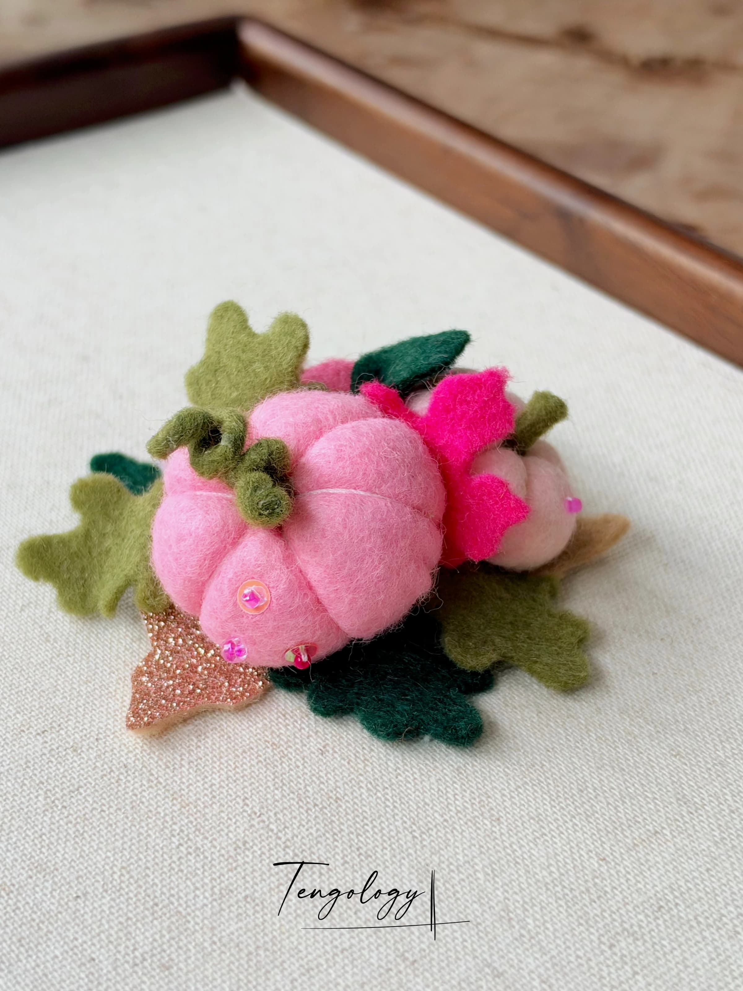 Pumpkin Cluster Brooch — Pink