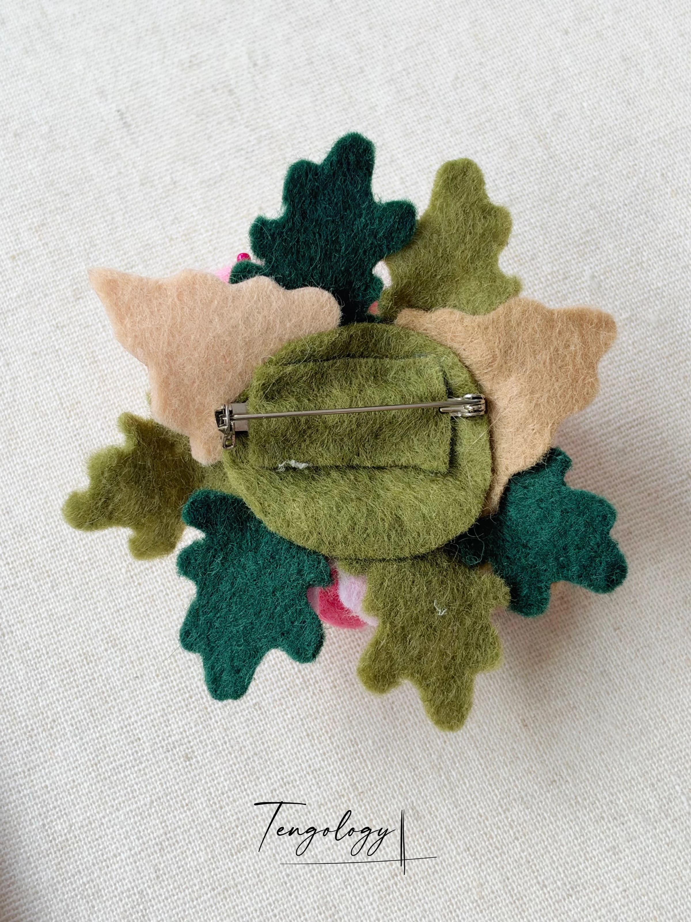 Pumpkin Cluster Brooch — Pink, pin fastening