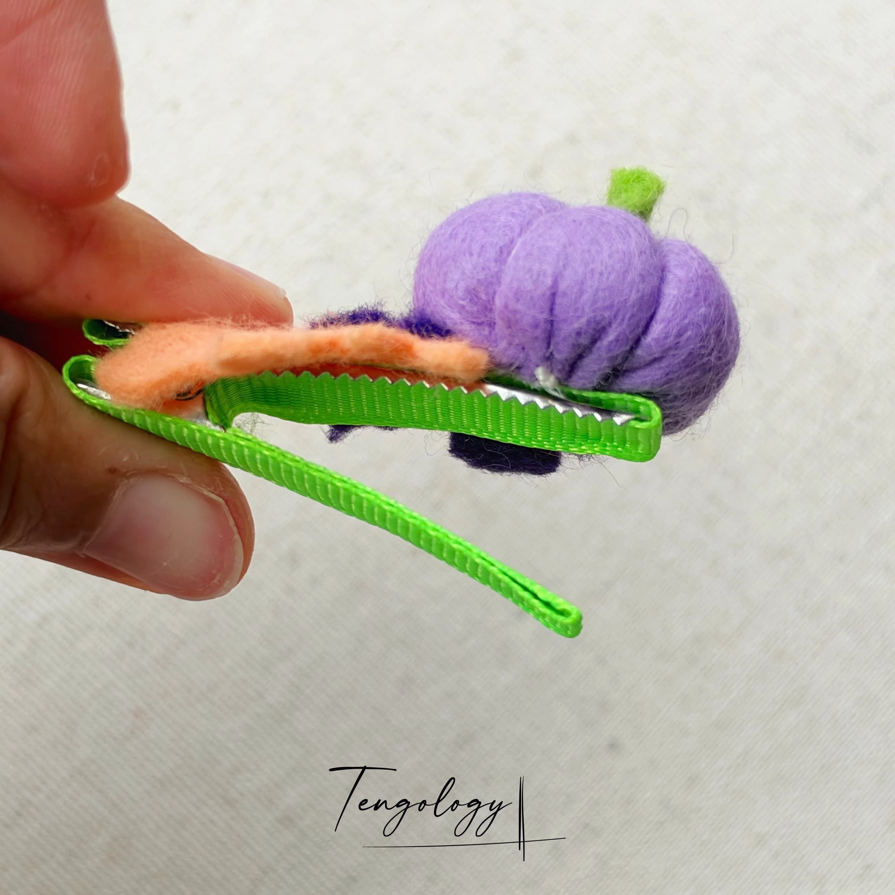 Pumpkin hair clip — product photograph