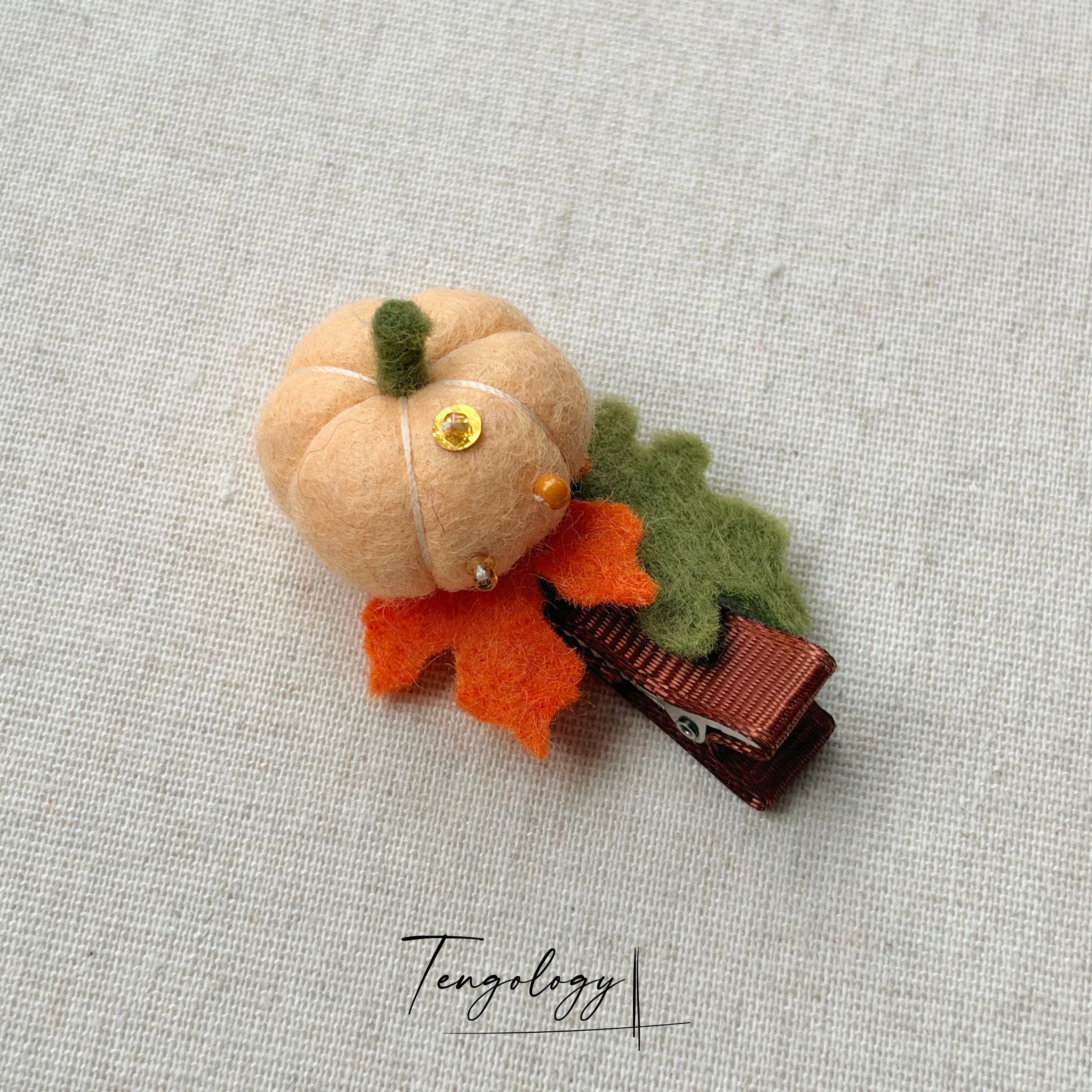 Pumpkin hair clip — product photograph
