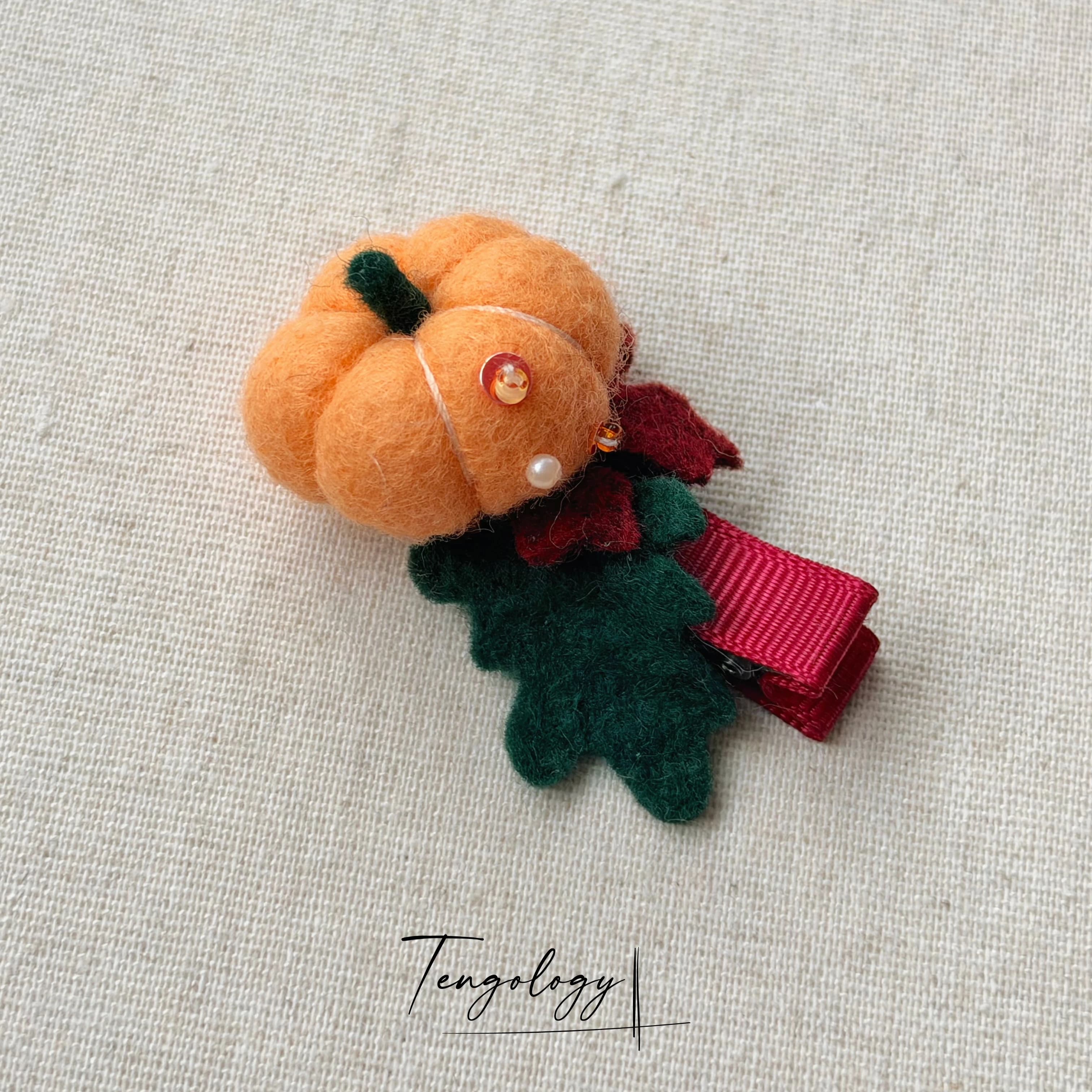 Pumpkin hair clip — product photograph