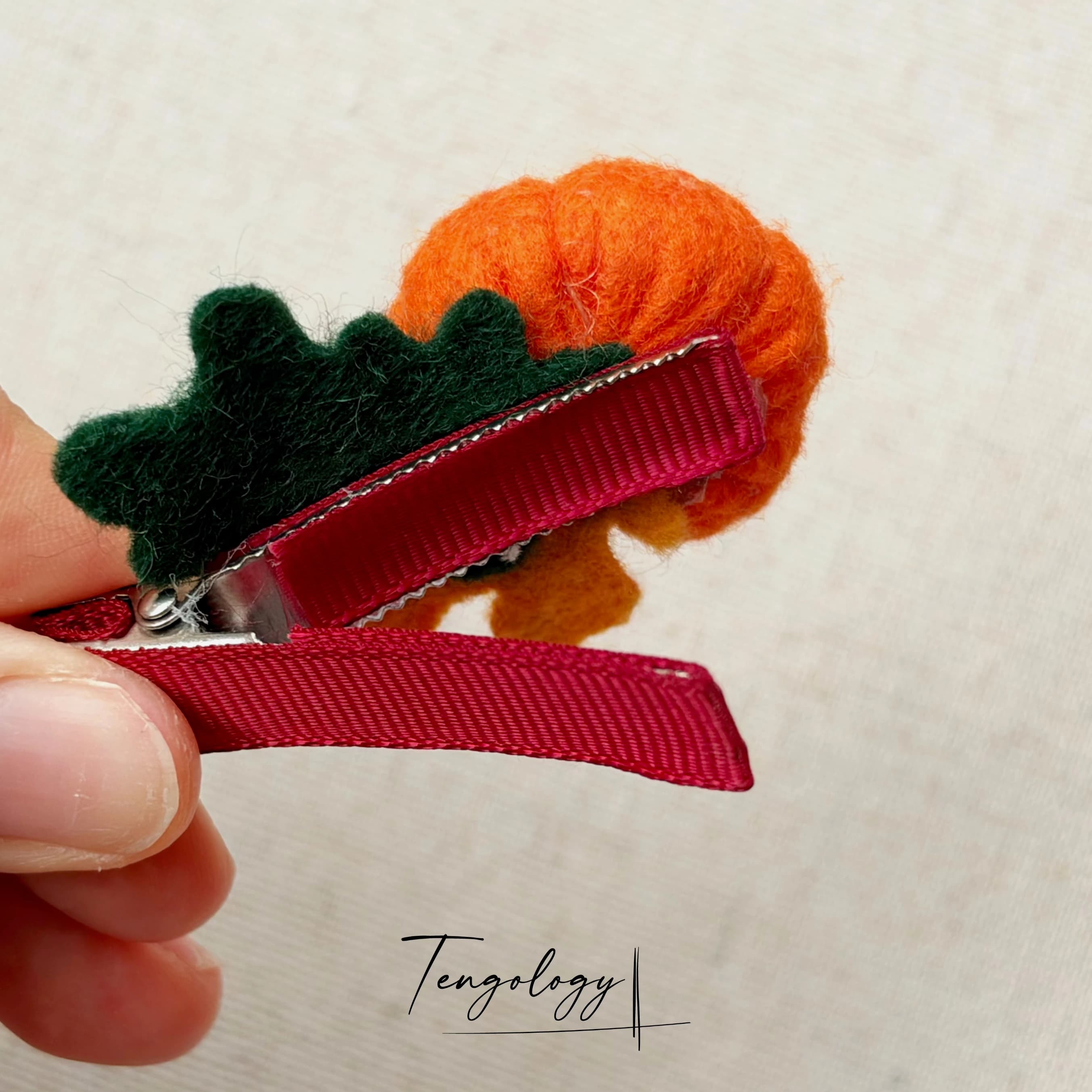 Pumpkin hair clip — product photograph