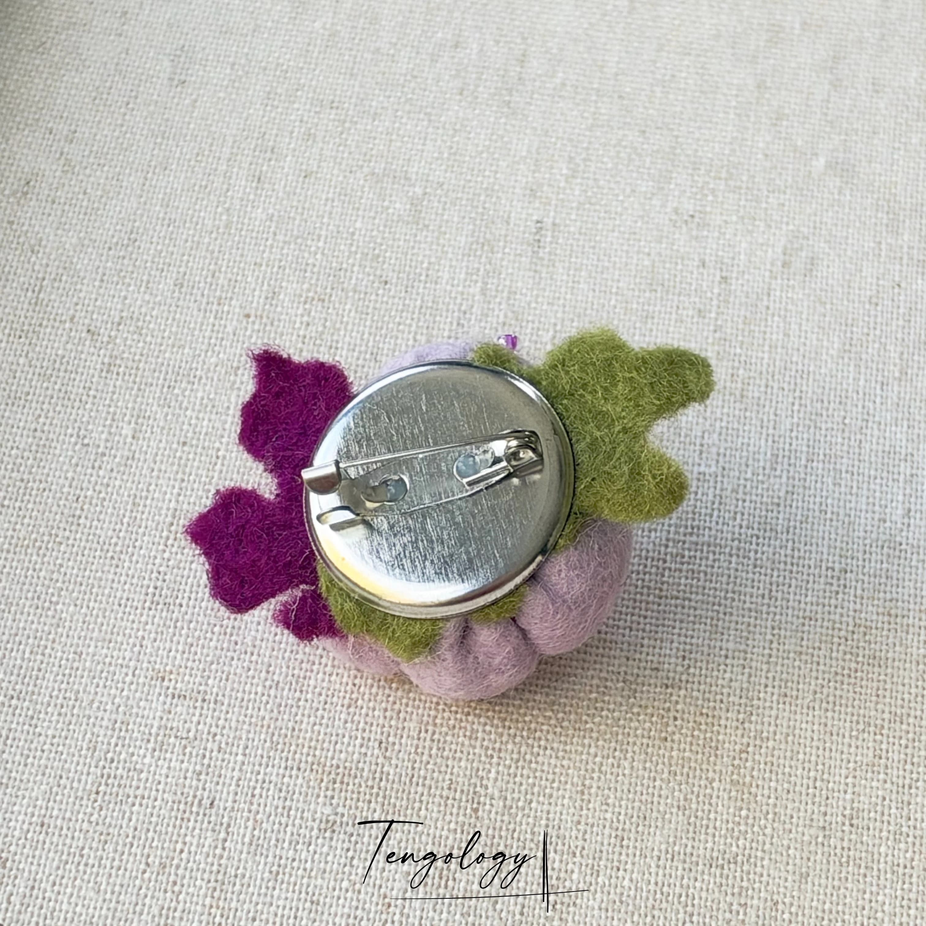 Single Pumpkin Brooch — Lilac, pin fastening