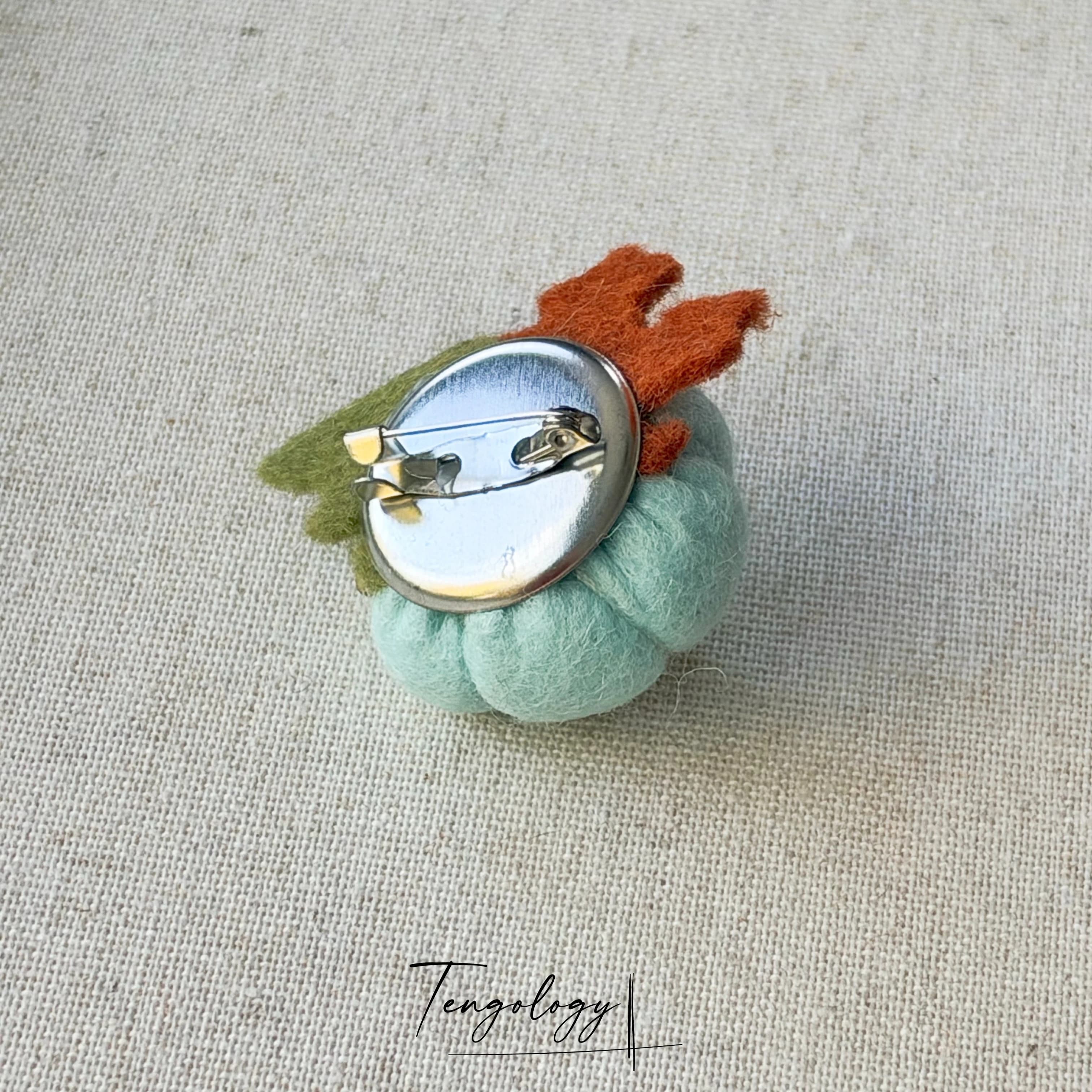 Single Pumpkin Brooch — Mint, pin fastening