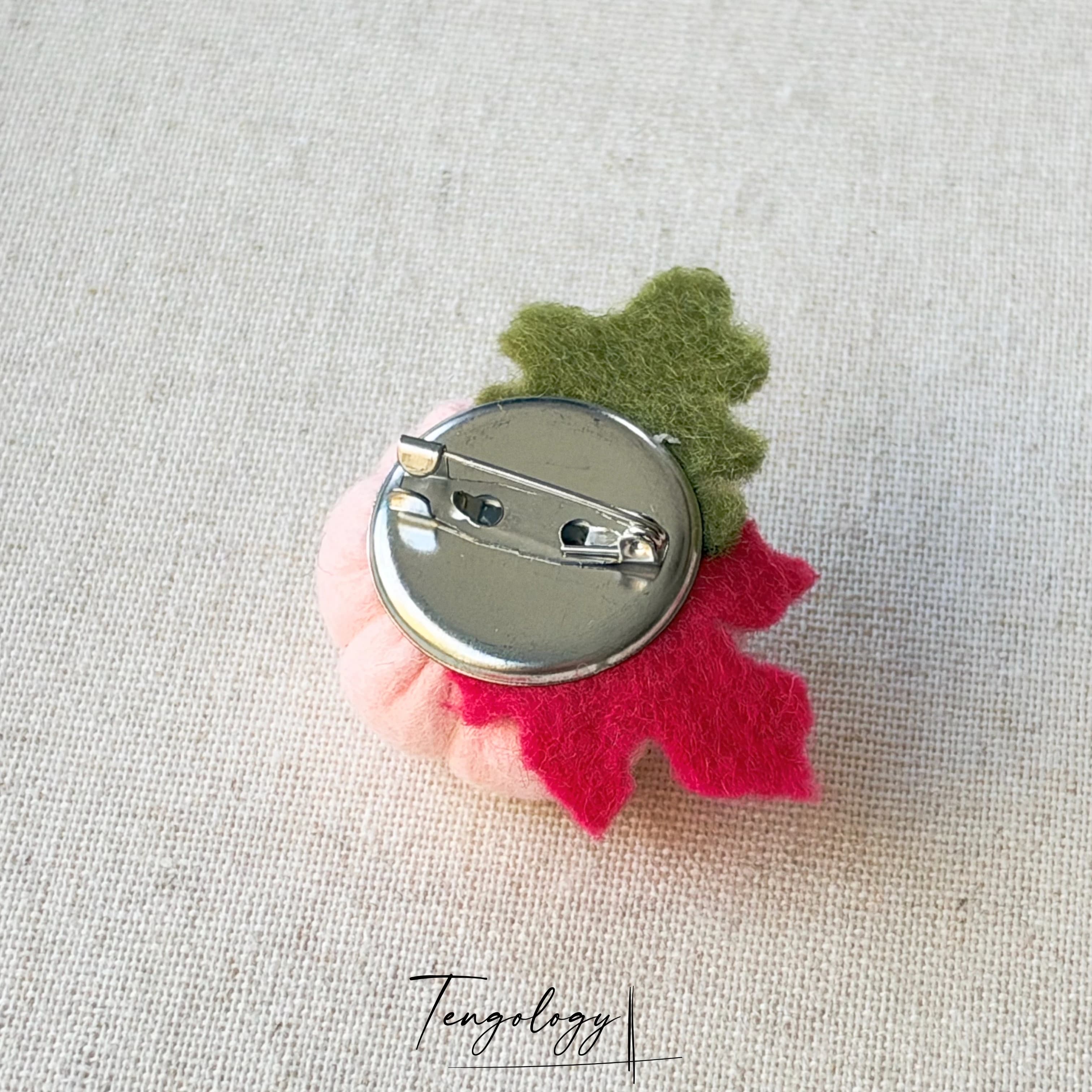 Single Pumpkin Brooch — Pink, pin fastening