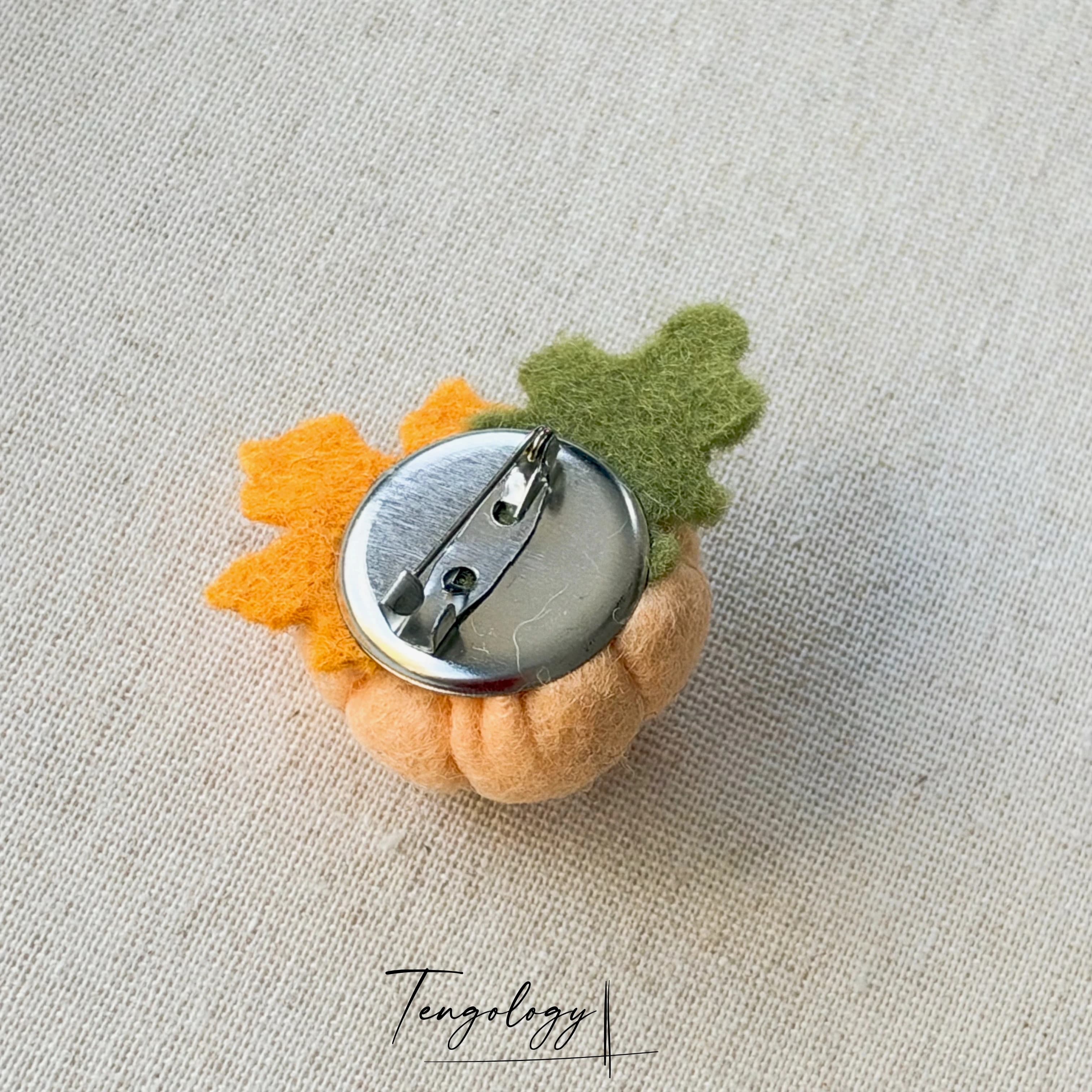 Single Pumpkin Brooch — Cream, pin fastening