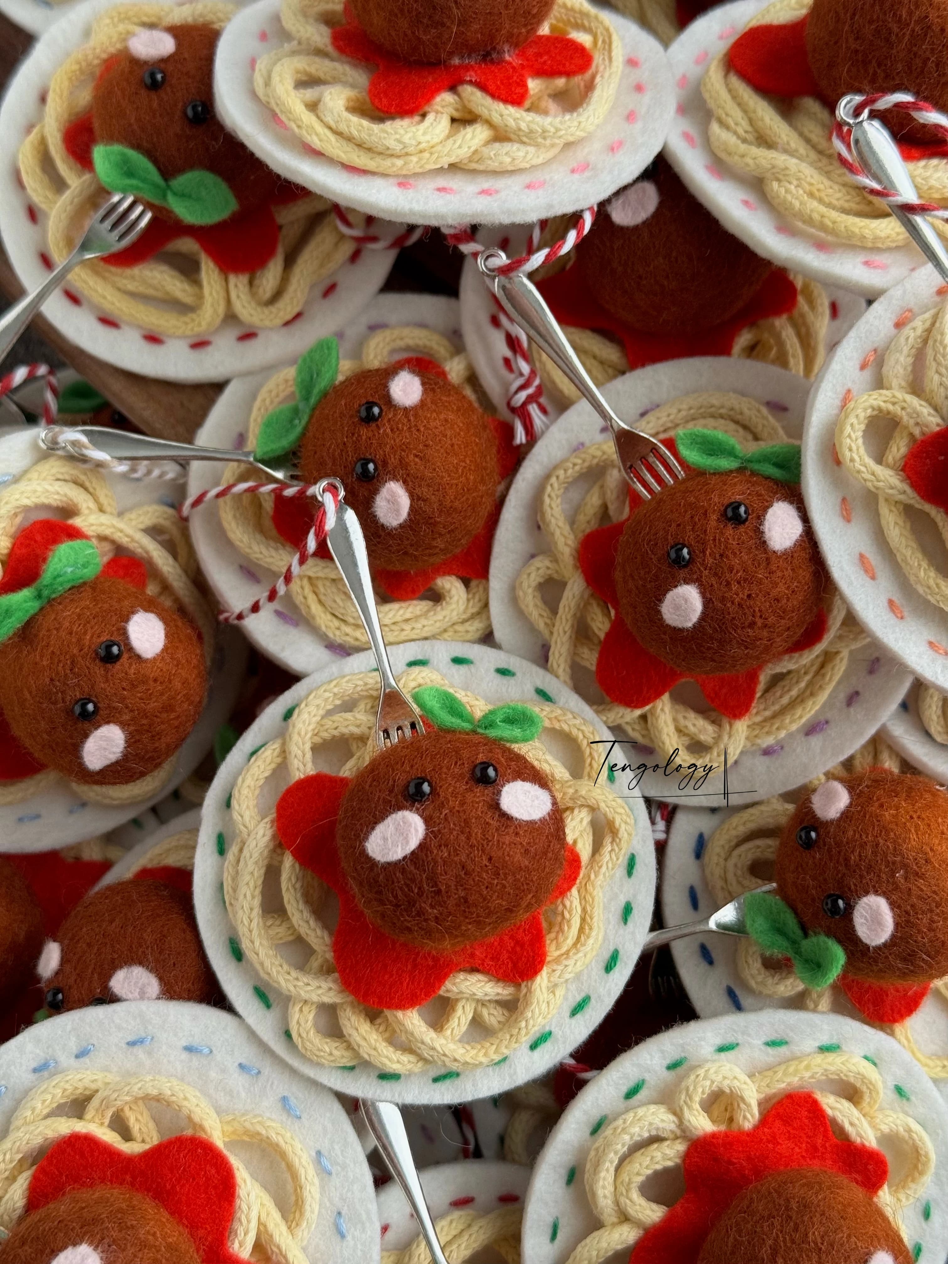 Spaghetti & Meatball Felt Ornament