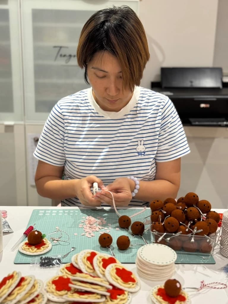 Making at the work table