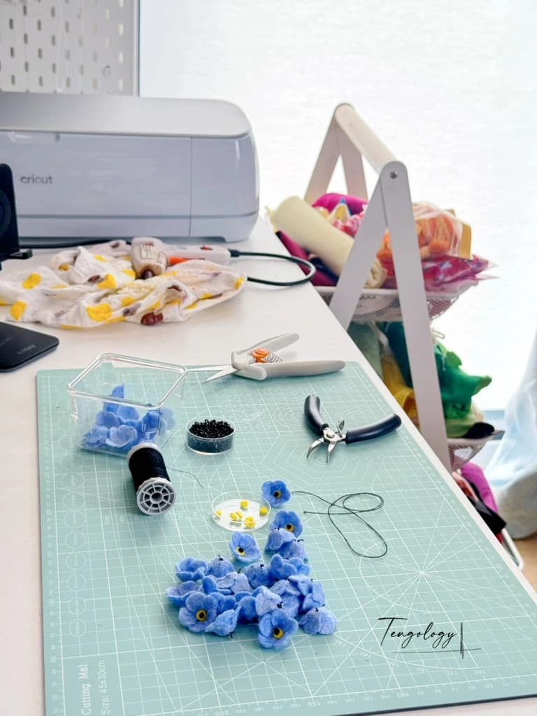 Blue blooms at the workbench
